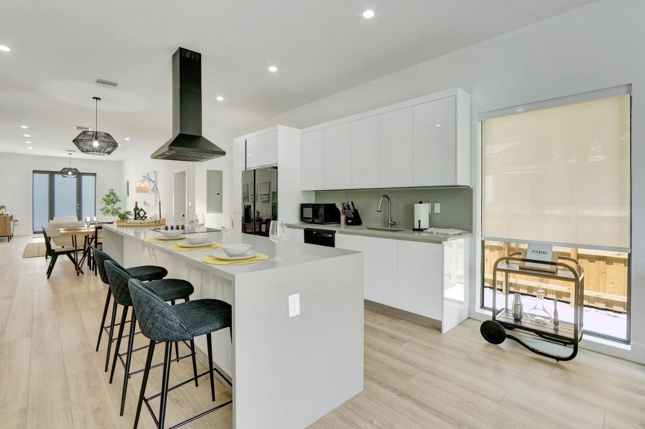 Holiday home Radiance - Modern Design, Poolside Escape *