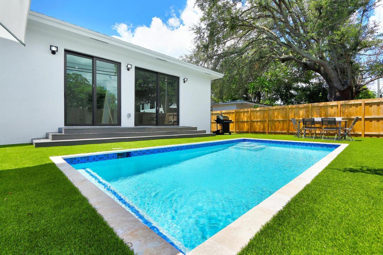 Holiday home Radiance - Modern Design, Poolside Escape