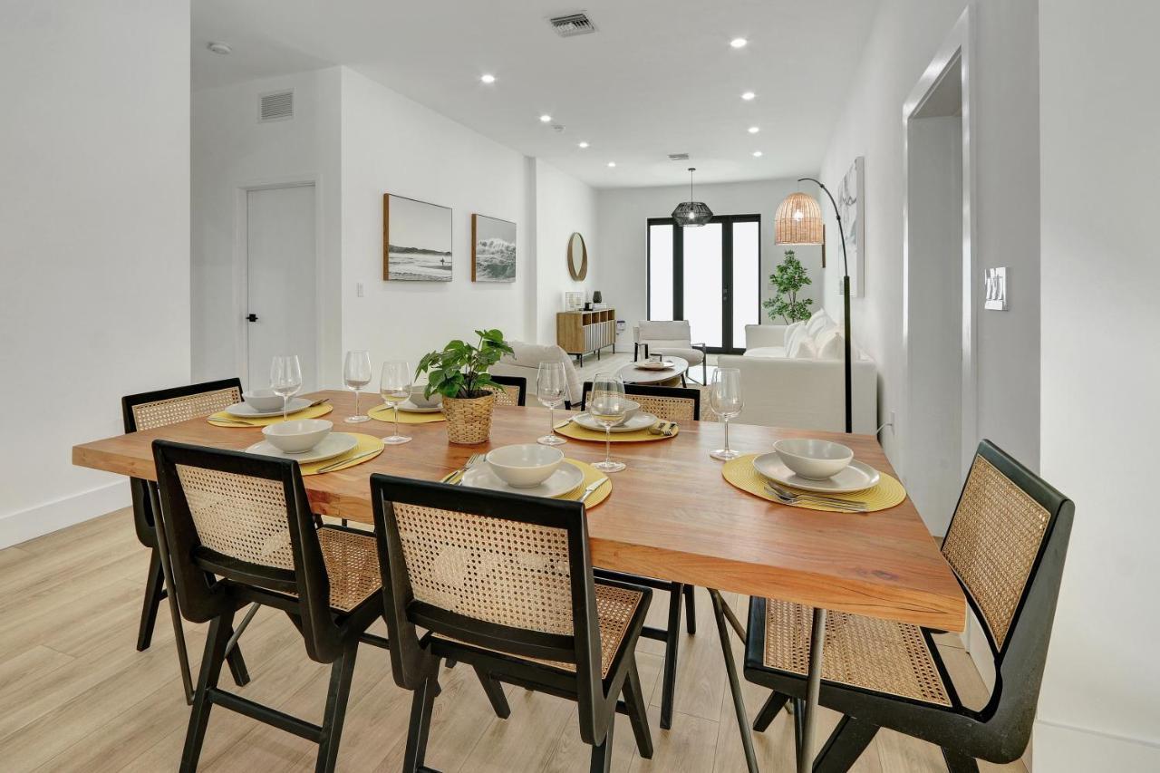 Radiance - Modern Design, Poolside Escape Holiday home Miami
