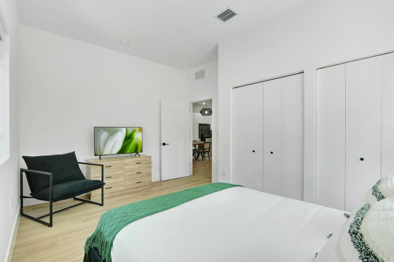 Holiday home Radiance - Modern Design, Poolside Escape
