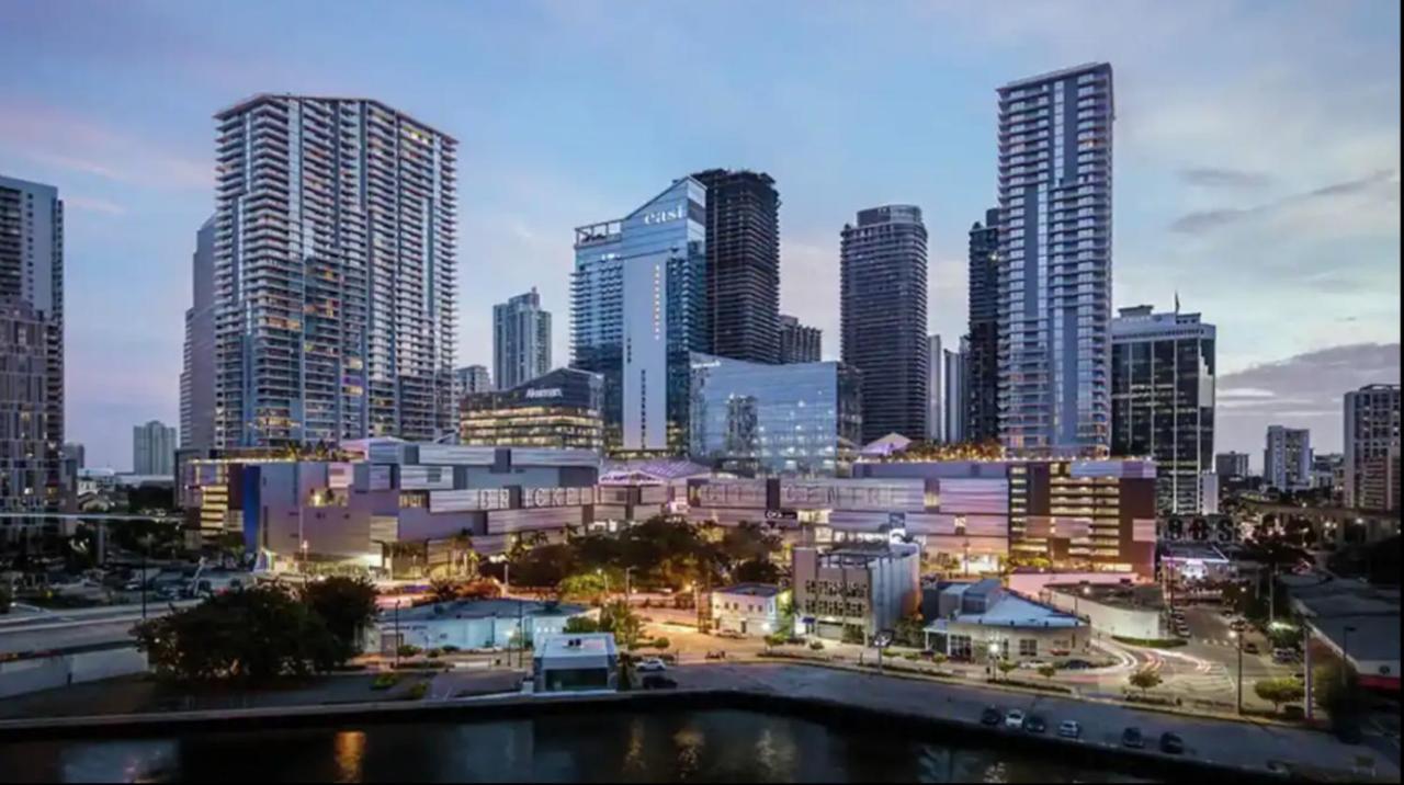 Modern 1 Bed In The Heart Of Brickell With Free Parking * Miami