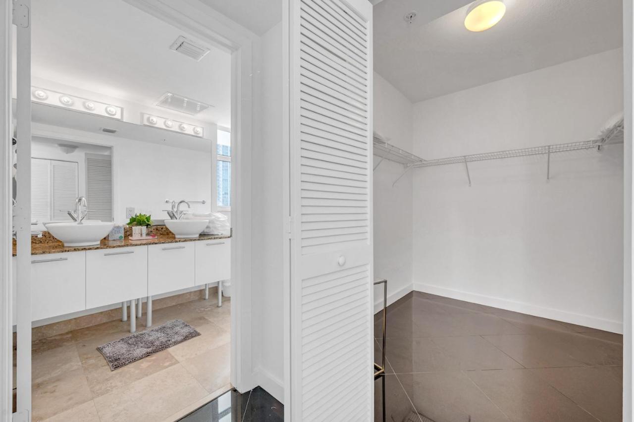 Iconic 2 Bedroom Loft Brickell-stunning Views Apartamento *