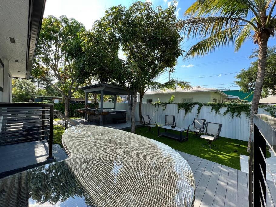 Apartment Stylish 2/1 Centrally Located!