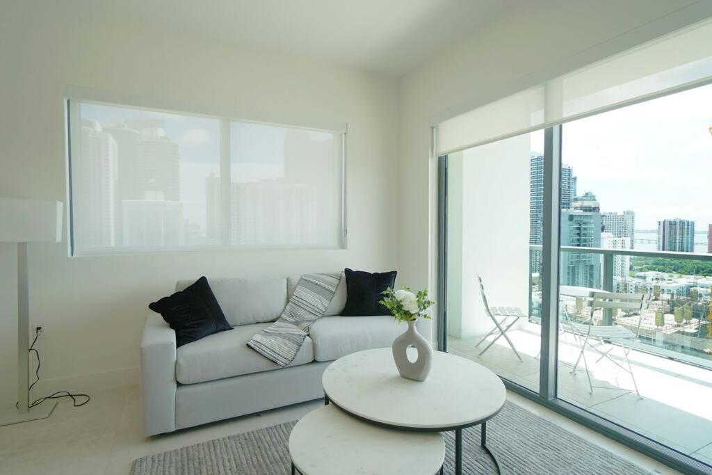 Apartment Brand New In Brickell With Parking *