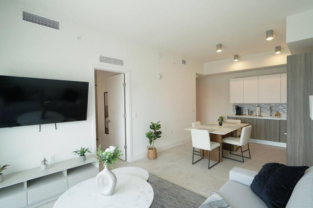 Brand New In Brickell With Parking Miami