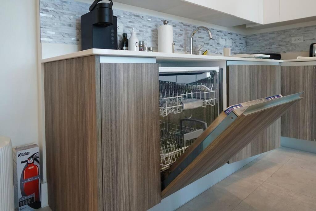 Brand New In Brickell With Parking *