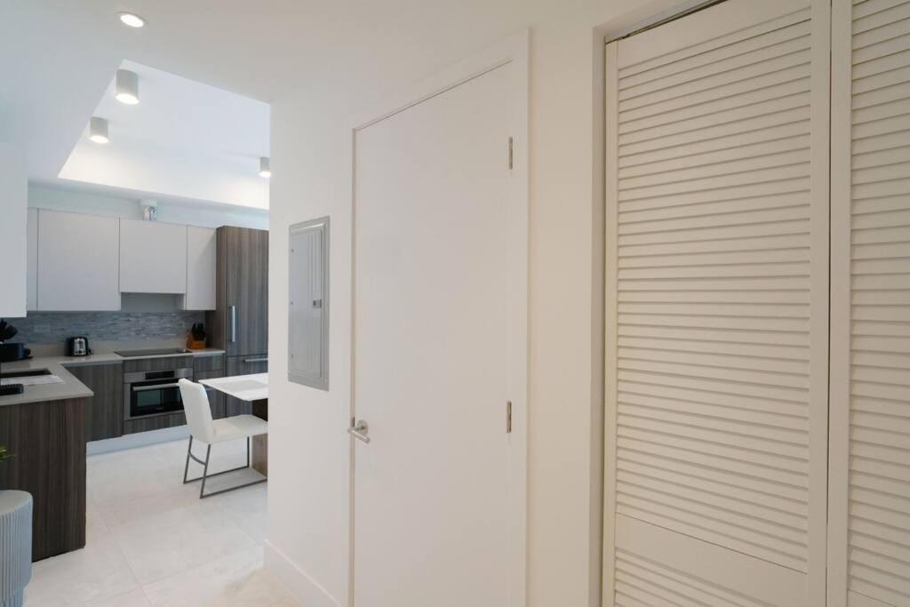 Brand New In Brickell With Parking Apartment Miami