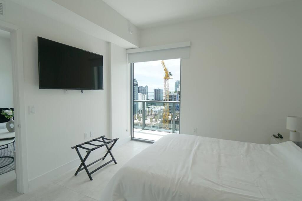 Brand New In Brickell With Parking Apartment *