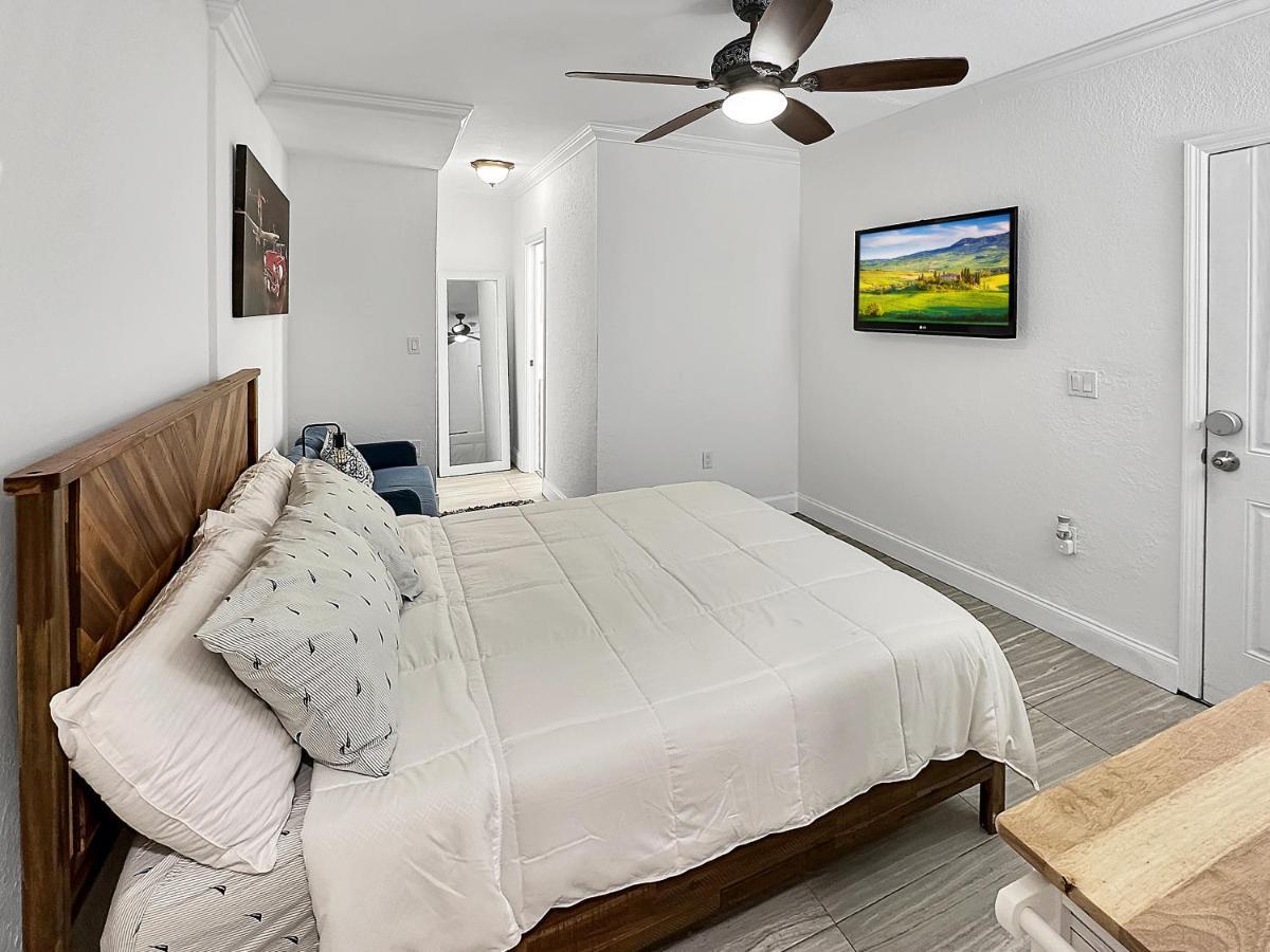 Apartment 17 *