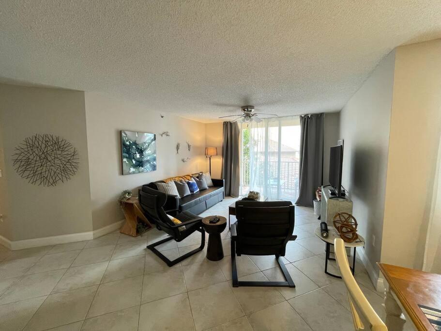 Apartment Deluxe Yacht Club Near The Miami