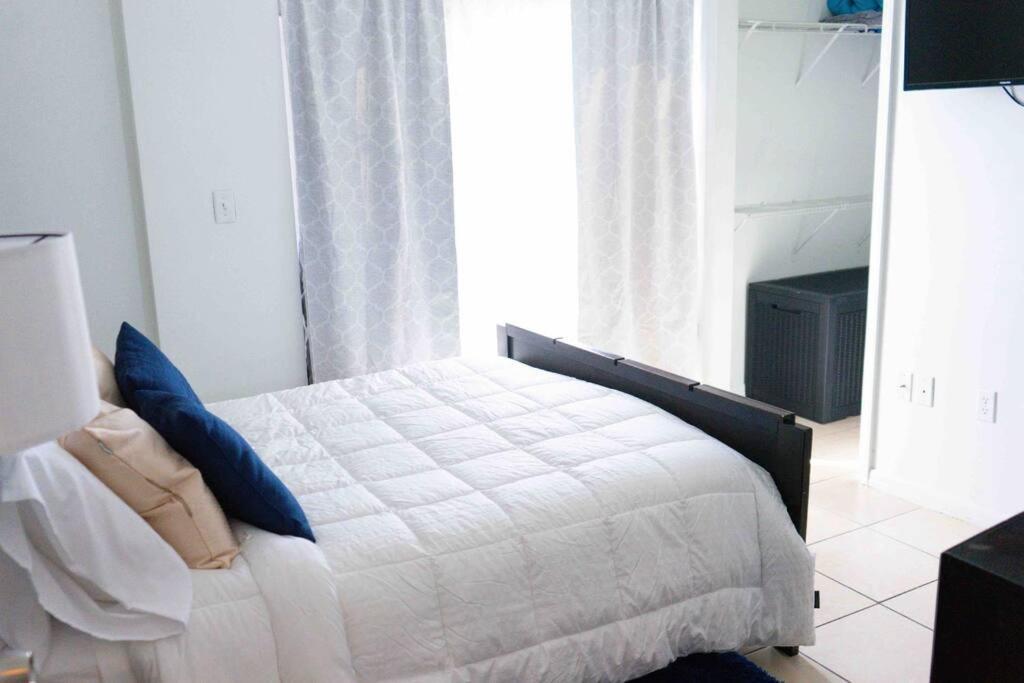 Newly Renovated 5 Min From Airport Apartment Miami