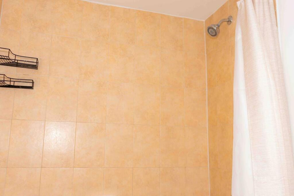 Newly Renovated 5 Min From Airport Apartment Miami