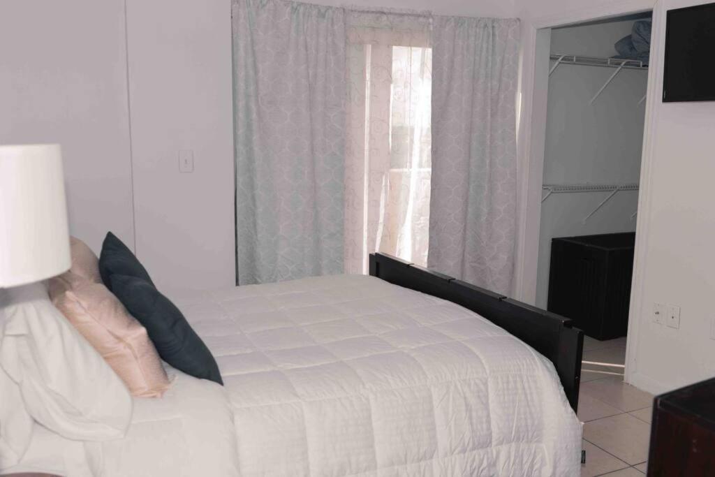 Apartment Newly Renovated 5 Min From Airport