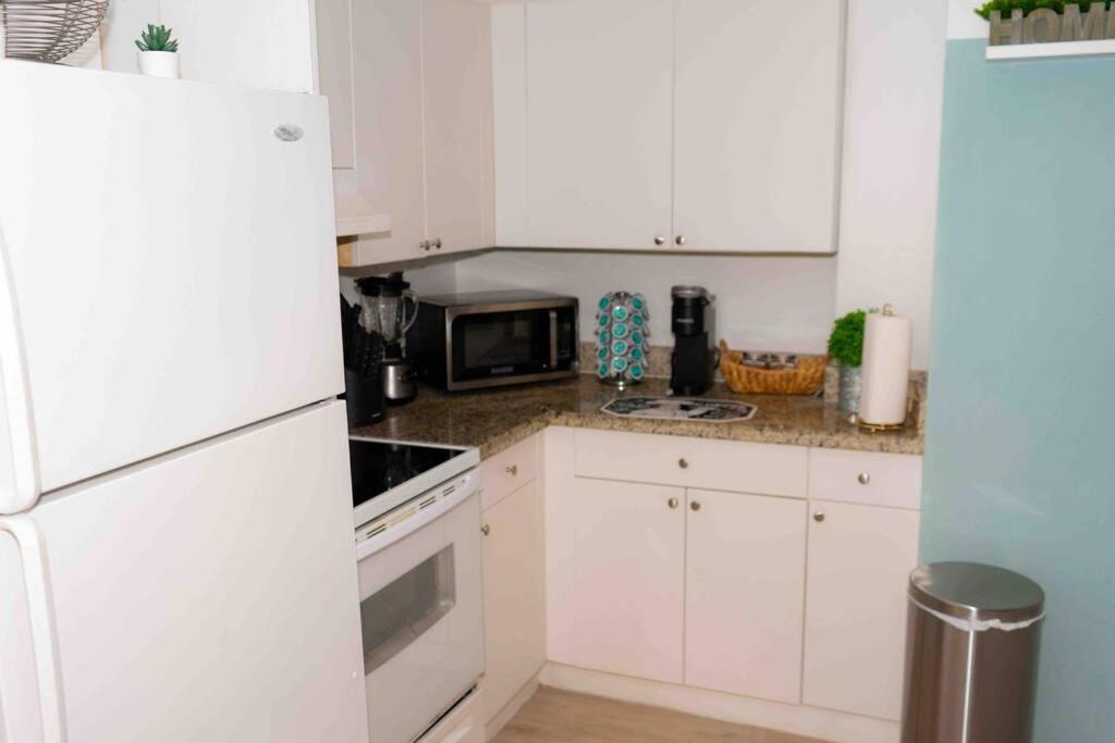 Apartment Newly Renovated 5 Min From Airport *