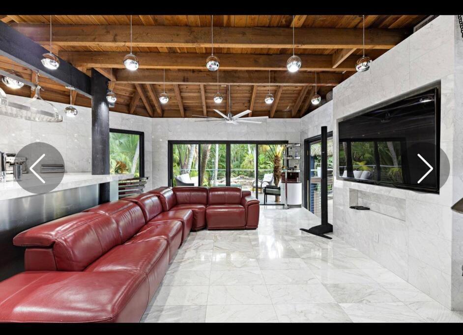 Tropical Oasis Villa