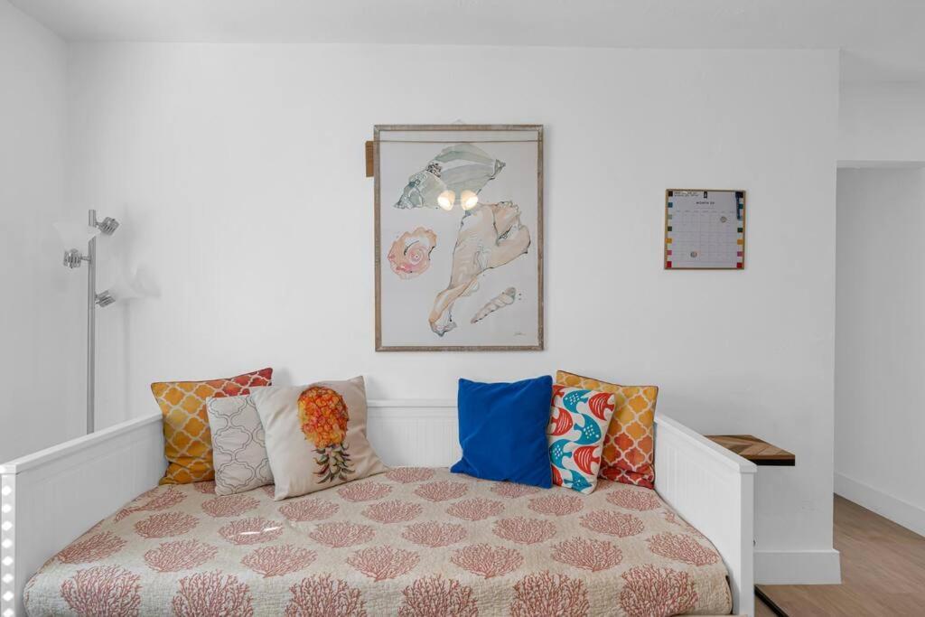 Biscayne Shore #2 - 3 2 - Charming And Tropical * Miami
