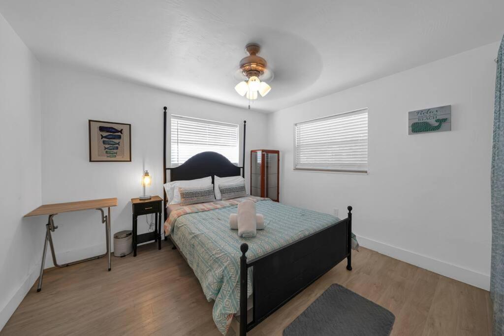 Biscayne Shore #2 - 3 2 - Charming And Tropical