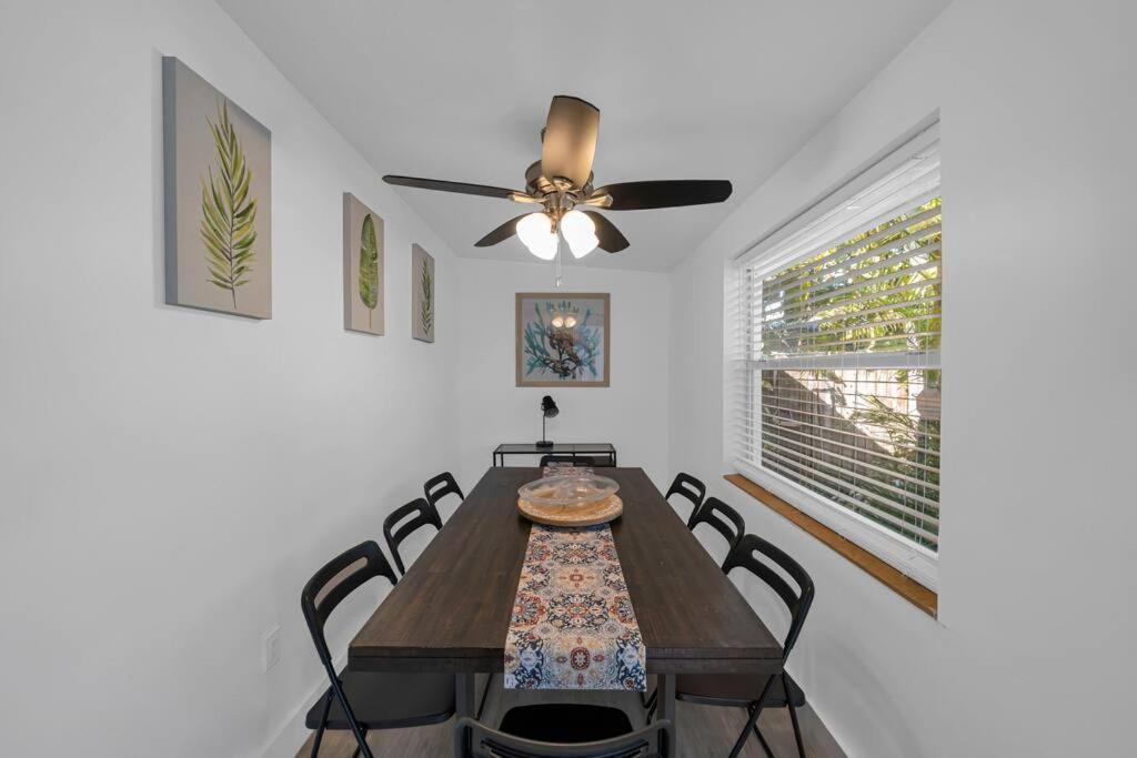 Biscayne Shore #2 - 3 2 - Charming And Tropical *