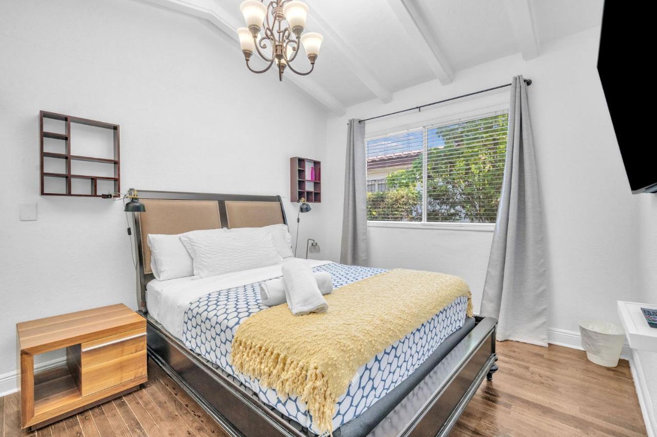 Holiday home Casa Santorini - Chic 4 2 Near Grove & Brickell