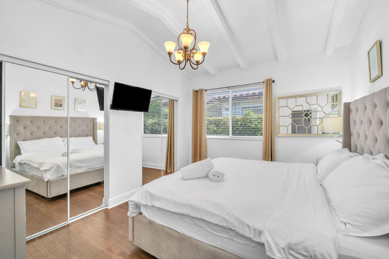 Holiday home Casa Santorini - Chic 4 2 Near Grove & Brickell *