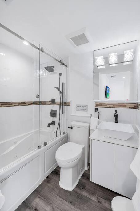 Homey Near The Airport And Water Park Miami
