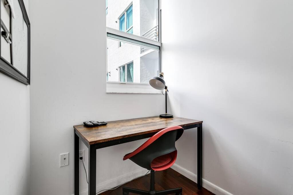 Stylish 2br In Downtown View 3208 *