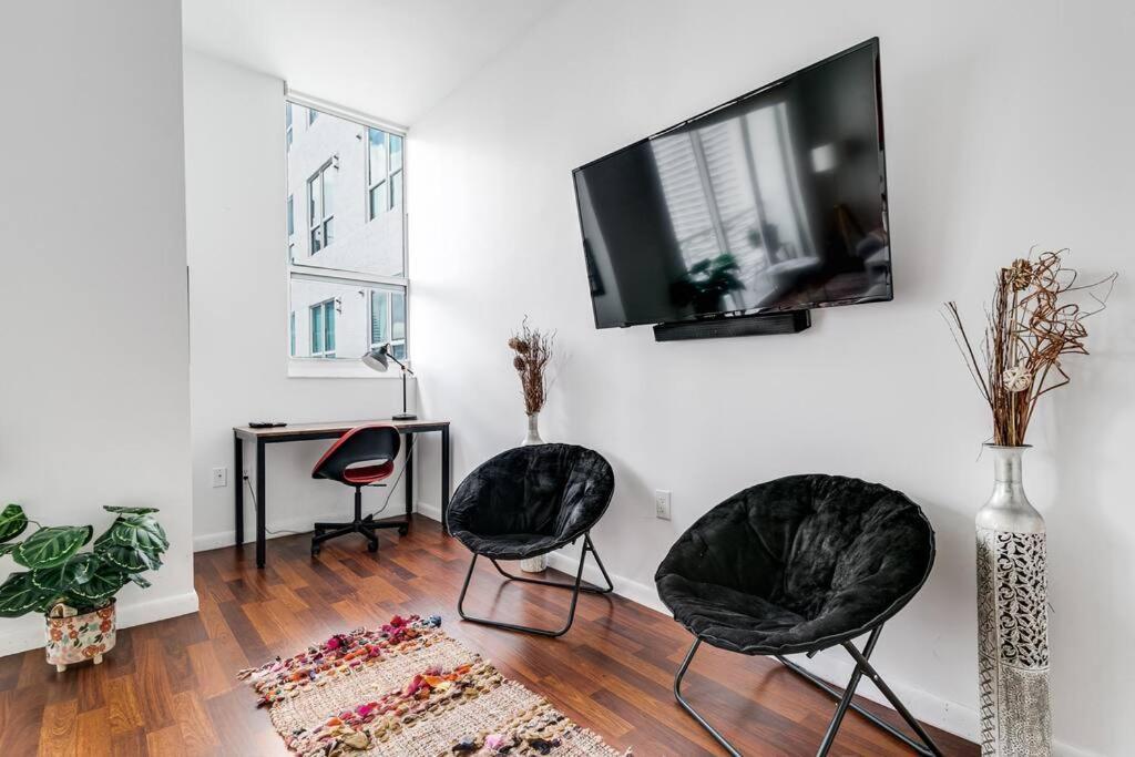 Apartment Stylish 2br In Downtown View 3208 *