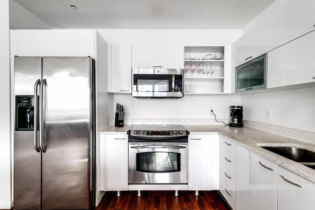 Stylish 2br In Downtown View 3208 Apartment