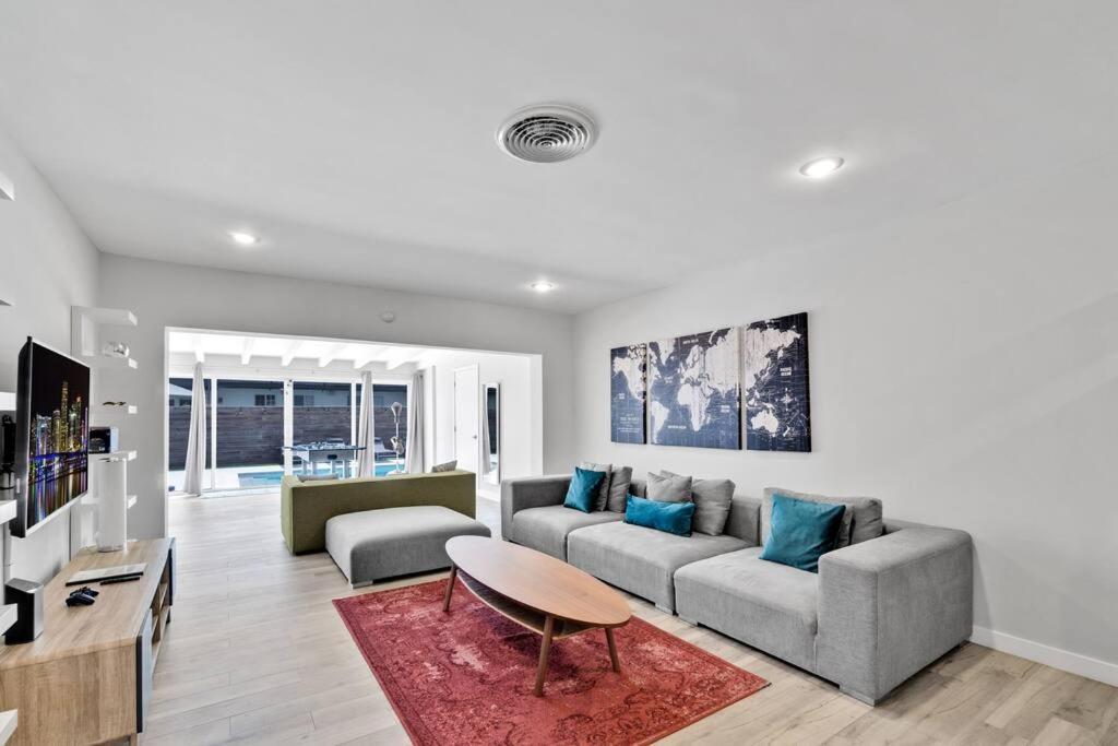 Spacious Modern 5br Heated Pool, 9mn To