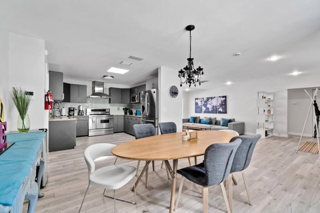 Spacious Modern 5br Heated Pool, 9mn To *
