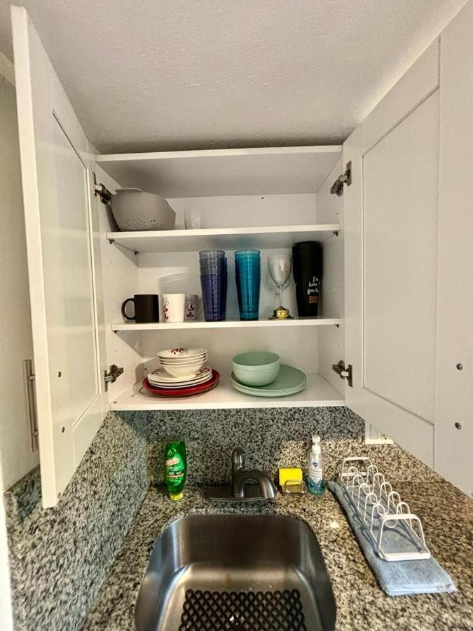 2 Twin Bedroom - Location In - Luggage Storage, Parking And Laundry For Free!!!! Casa de hóspedes