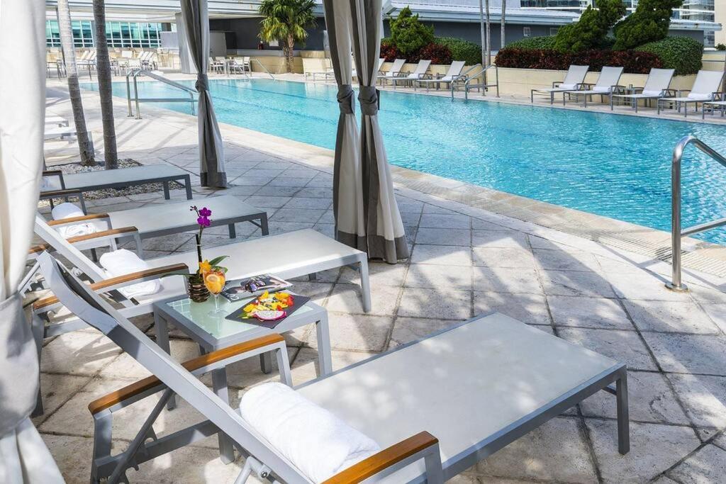 Brickell Free Parking 4 People Pool Ocean View