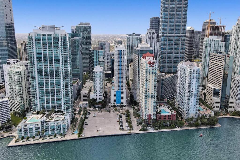 Superb Private Unit Perfectly Located In Brickell