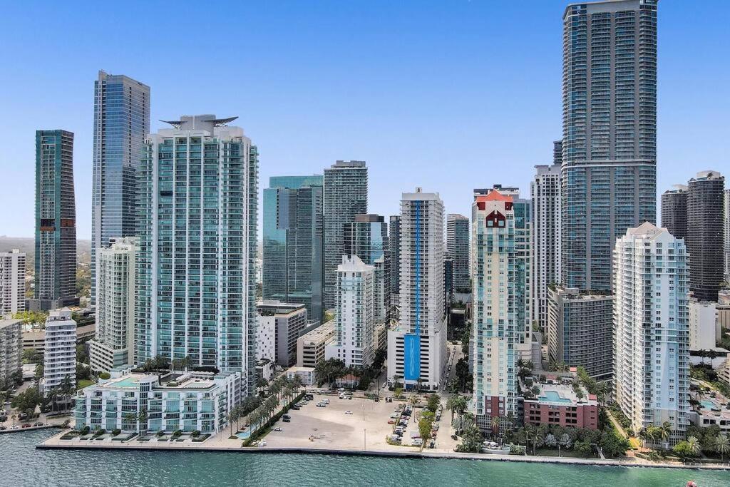Superb Private Unit Perfectly Located In Brickell *