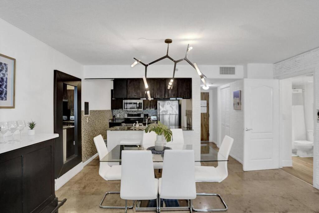 Superb Private Unit Perfectly Located In Brickell * Miami