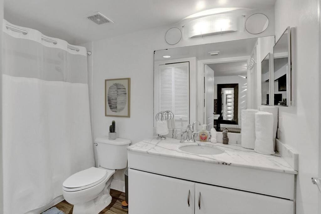 Superb Private Unit Perfectly Located In Brickell Apartment