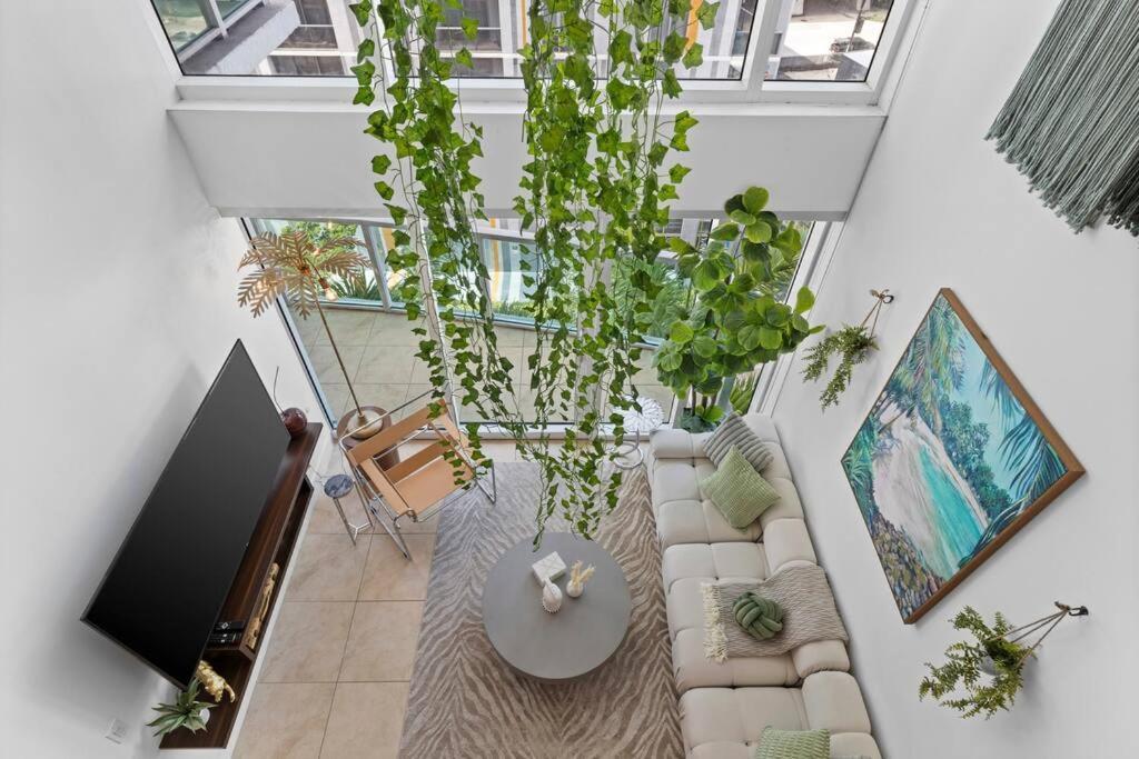 Apartment Stylish 3 Bed/2 Bath 2 Story *