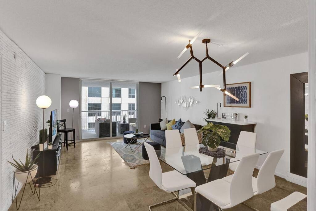 Superb Private Unit Perfectly Located In Brickell Apartment