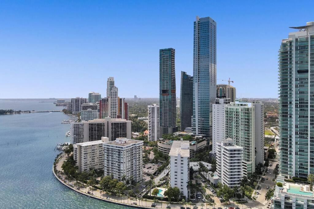 Superb Private Unit Perfectly Located In Brickell * Miami