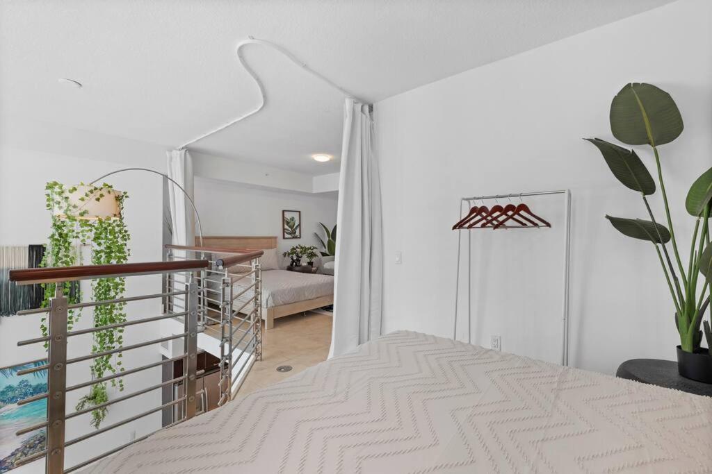 Apartment Stylish 3 Bed/2 Bath 2 Story *