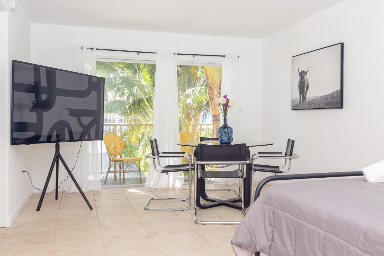 Apartment One Bedroom - With Parking & Balcony - Heart Of Wynwood *