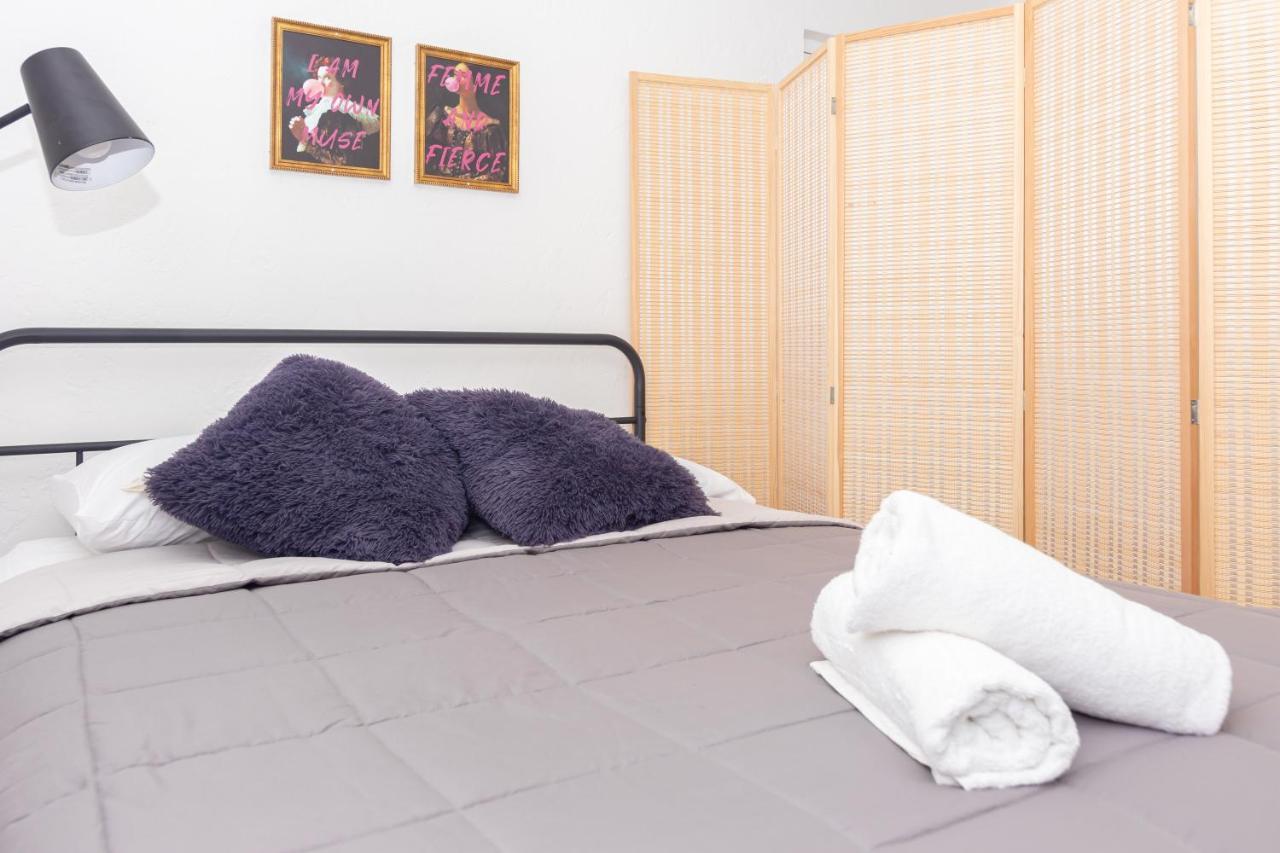 One Bedroom - With Parking & Balcony - Heart Of Wynwood Apartment *