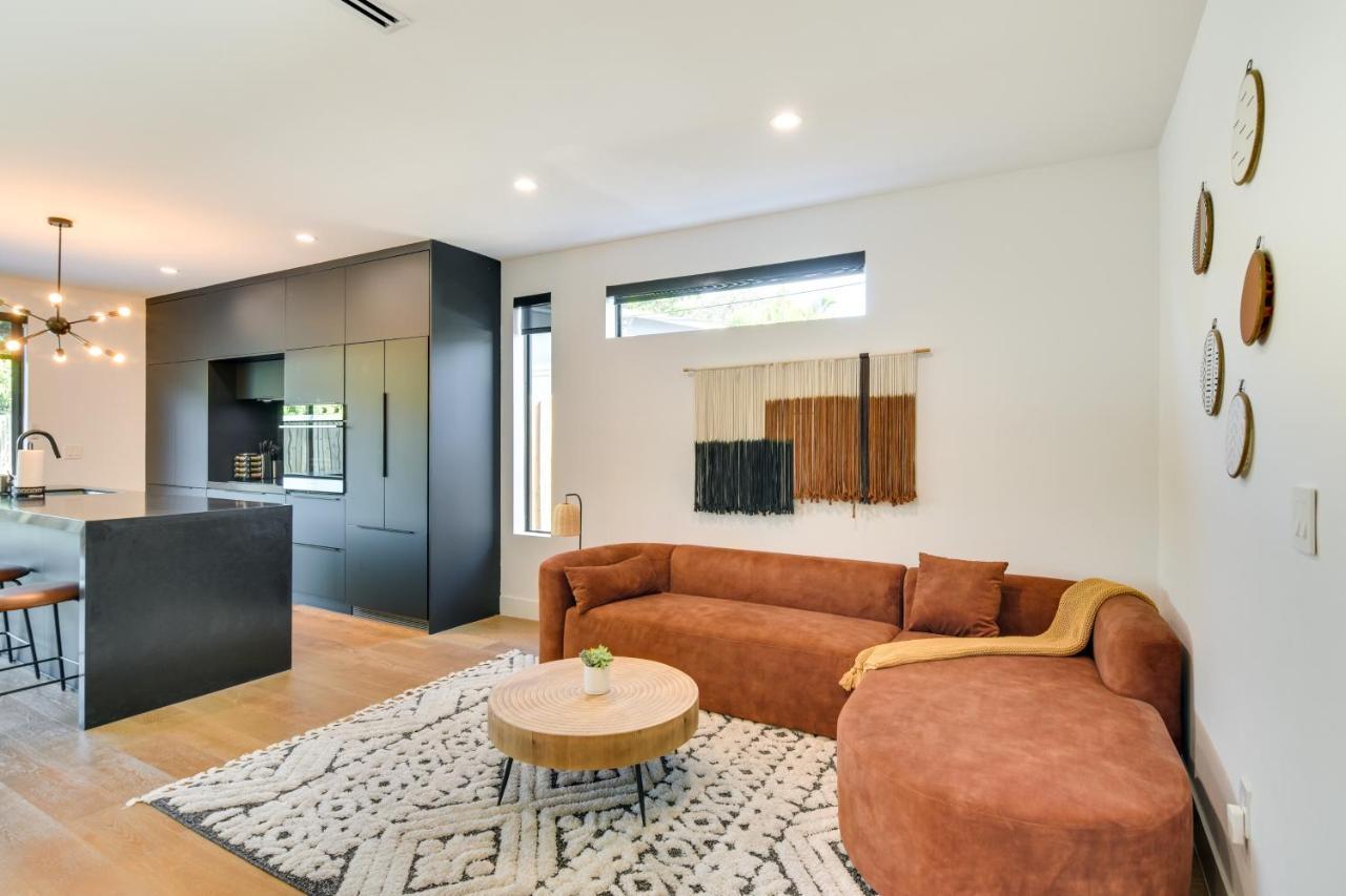 Modern With Pool 1 Mi To Design District! Holiday home Miami