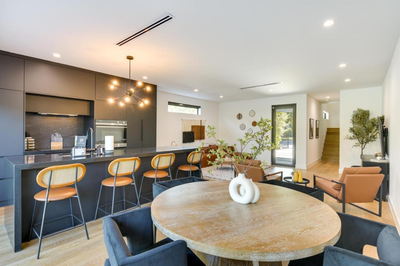 Modern With Pool 1 Mi To Design District! *