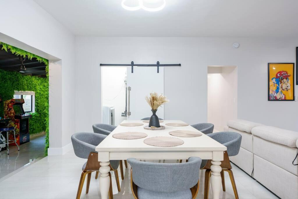 Apartment New & Calle Ocho With Arcade! Miami