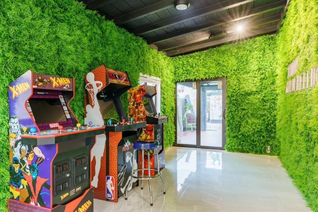 New & Calle Ocho With Arcade! Apartment
