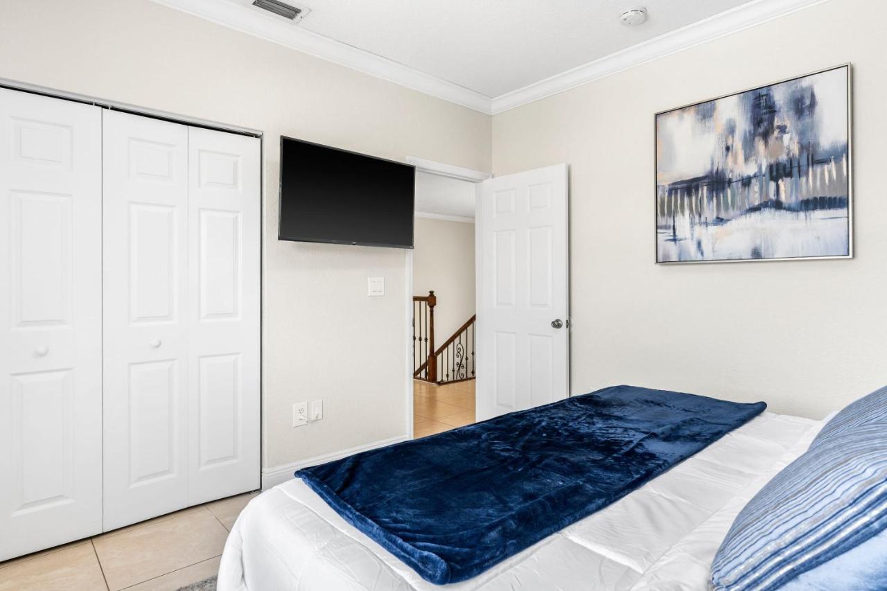 Villa Blanca 4bd Mega W Games Bbq And
