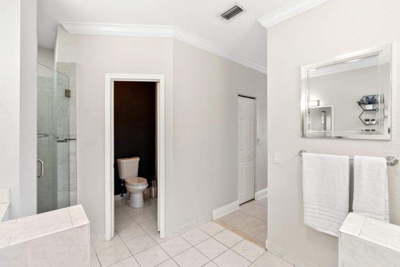 Villa Blanca 4bd Mega W Games Bbq And