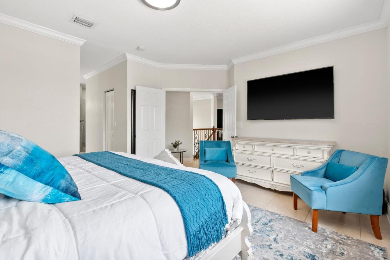 Villa Blanca 4bd Mega W Games Bbq And