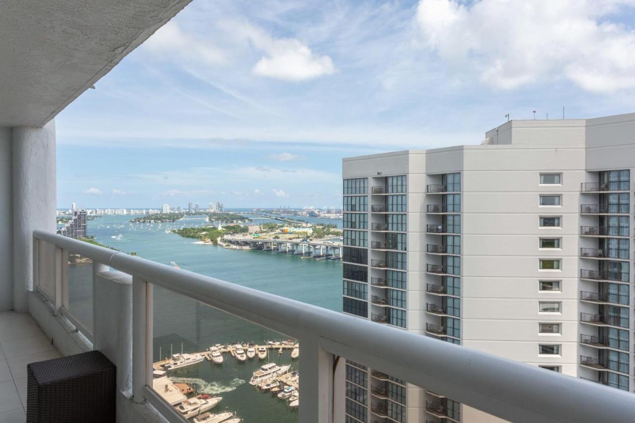 Bay Overlooking With Balcony Apartment *